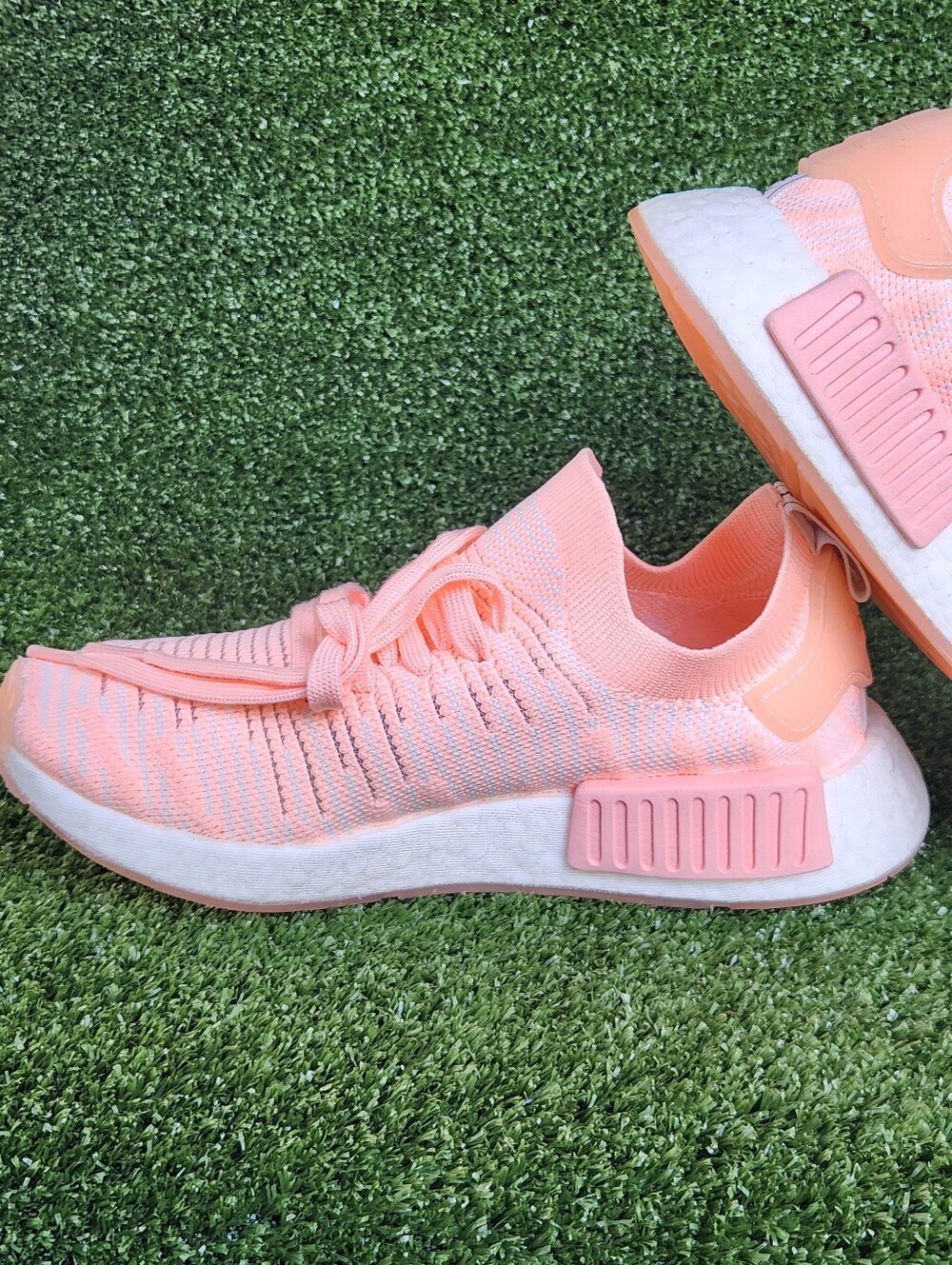 Adidas NMD-R1 Boost Women's Athletic Running/Walking Primeknit Peach Size 6 - Picture 4 of 14